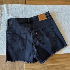 Levi’s Ribcage Shorts in size 29